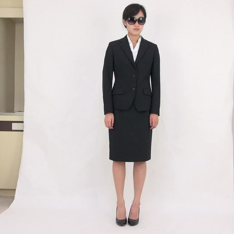 動画詳細：前回と同じようにスーツ姿の女性が「助けて」と叫びその後きゃあと悲鳴をあげてハイレグ姿でコマネチをしながら
「