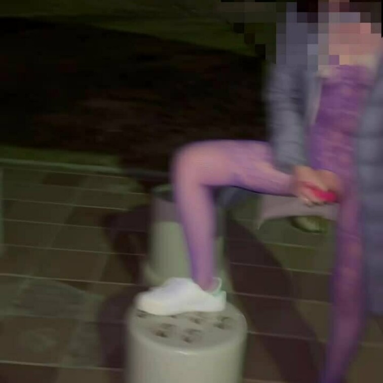 外で1人遊びしたけど寒過ぎてイキませんでした😅