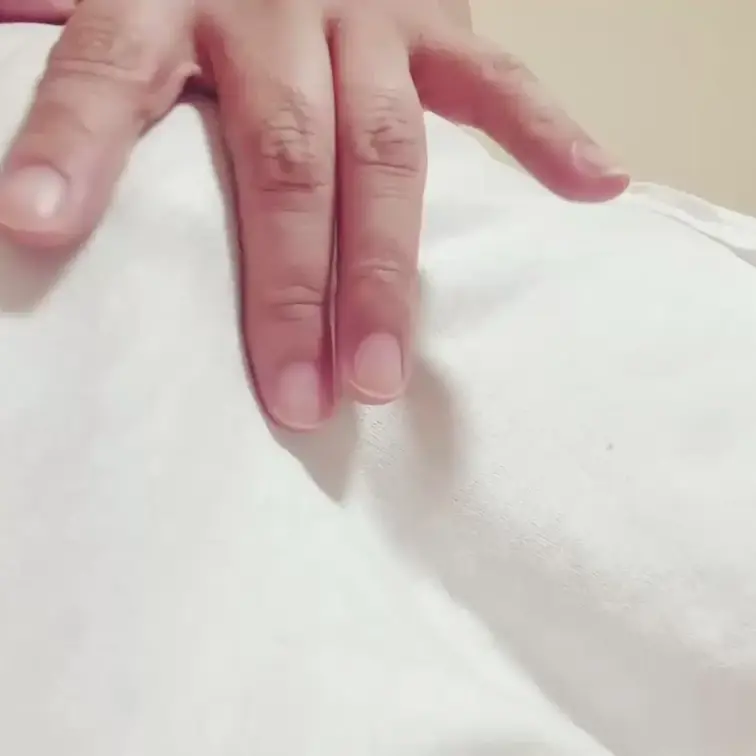 【展望さんからのリクエスト】白Tの上からチクビおなに💕いつも電気消してくるから、めっちゃ恥ずかしかったあ…⁄(⁄ ⁄>⁄