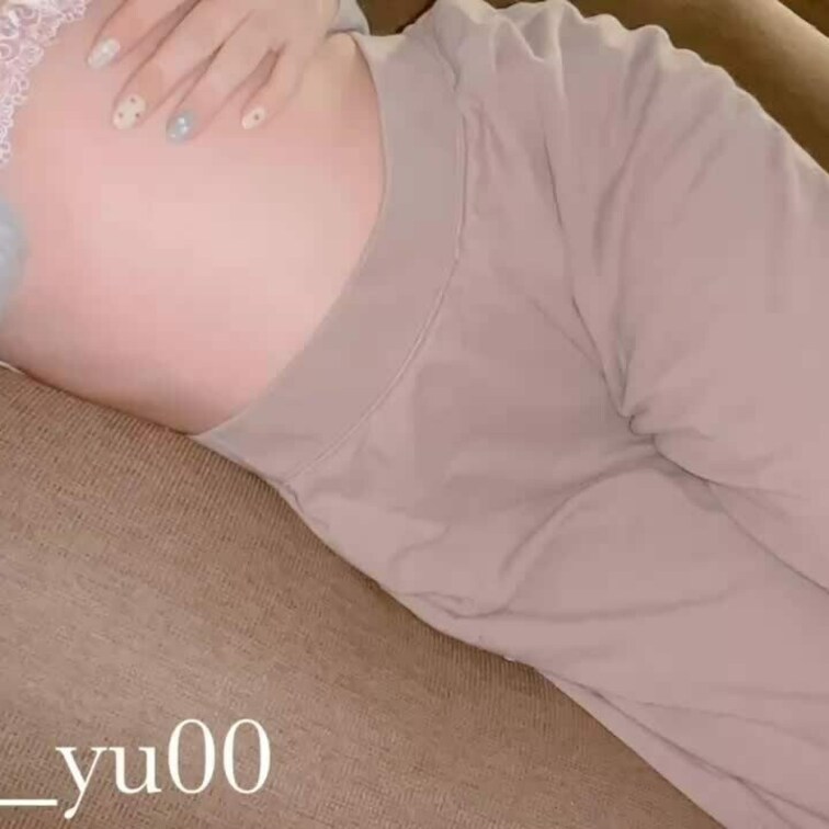 クリおなで腰動いちゃう、、、
気持ちよくて、指と腰いっぱい動かしながらいっちゃいました🙈
ビクビクしてるの恥ずかしい