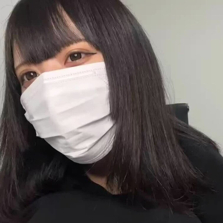【りん 18 歳】

りんさんのライブ配信動画です
生配信 だと、1 回の有料配信を視聴すると、おおよそ平均 5,