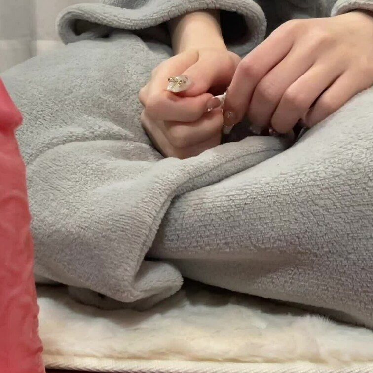 日課のディルドでテコキの練習です🥰
想像で気持ちよくなってくれたら嬉しいです💕