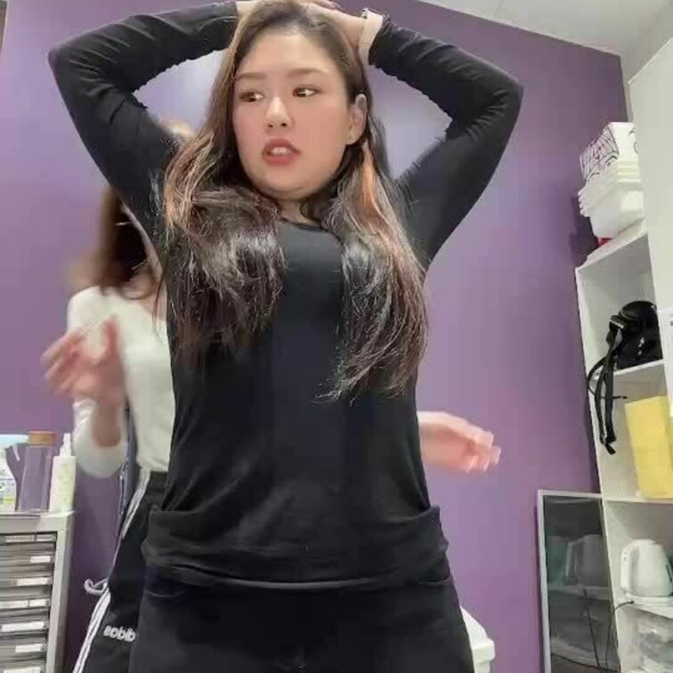 皆様いつもご購入ありがとうございます☺️
今回のくすぐり動画はこちらです👍

是非見てあげてくださいね(  ˆОˆ