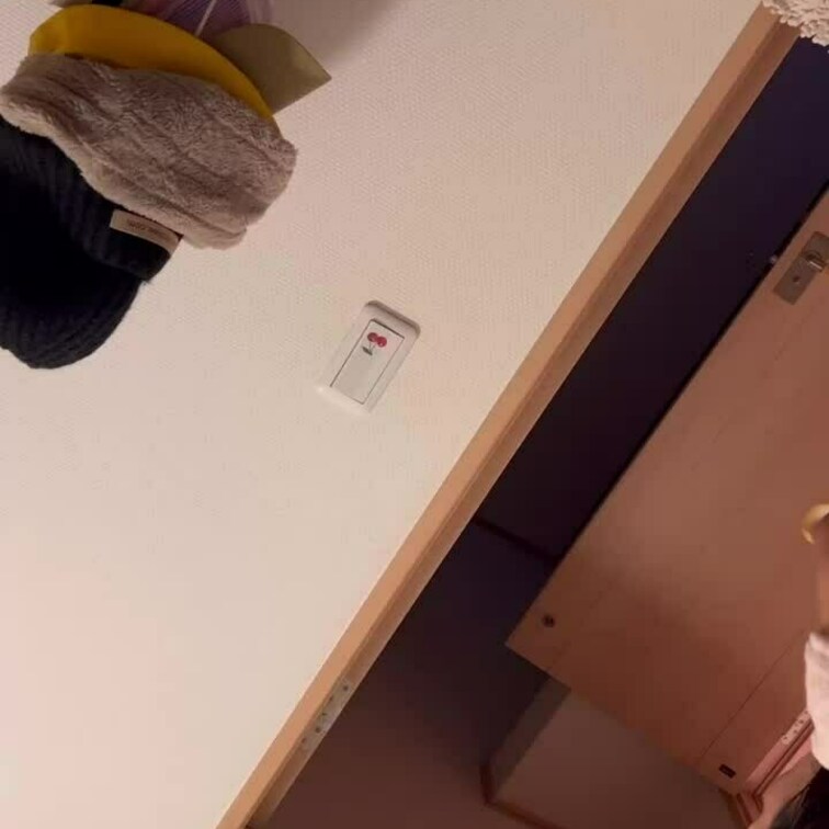 熟女の着替えシーン😍