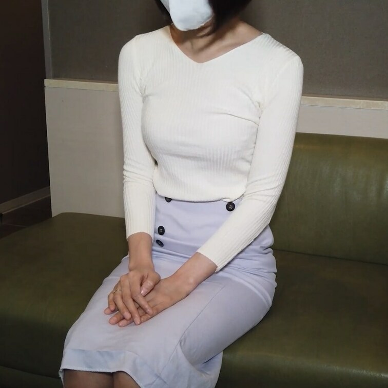 Mikaはとにかく従順な貸出女です。

この日もナンネ時代の単独さんへ貸し出されていきました。

単独さんはハメ