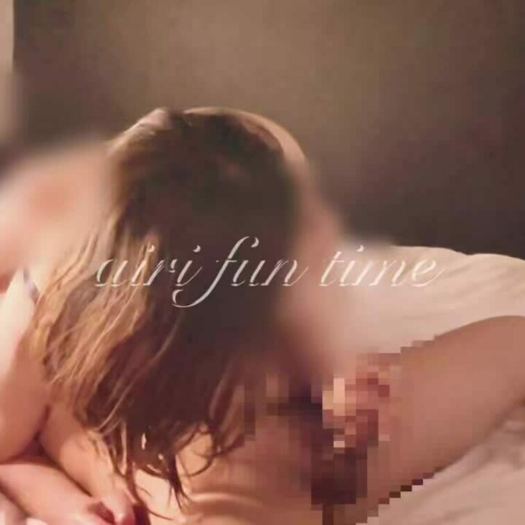 おちんちん触るとすぐビクビク…もっともっと気持ち良くな〜れ♡♡