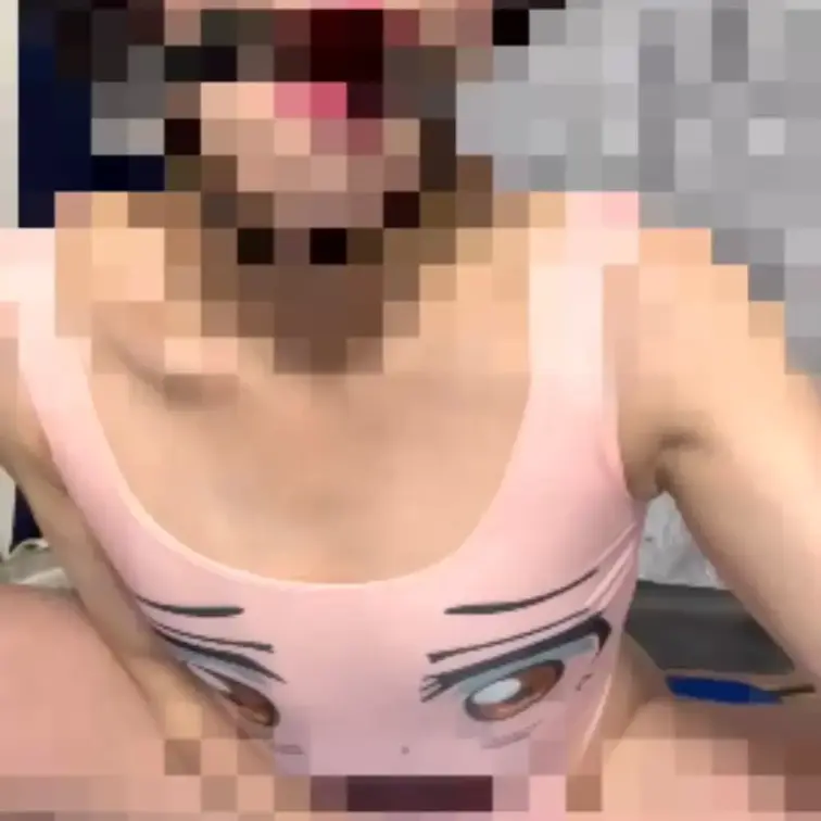女装男子が恥ずかしいコスチュームでイク動画☺️
鼻フックと猿轡で興奮度MAX😛誰かに見られてたらもっと興奮するかも。