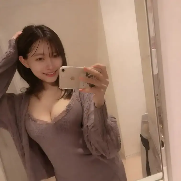 私のお気に入りのキャミソールだよ♥
全部見たい人はベーシックプランで待ってるよん😘