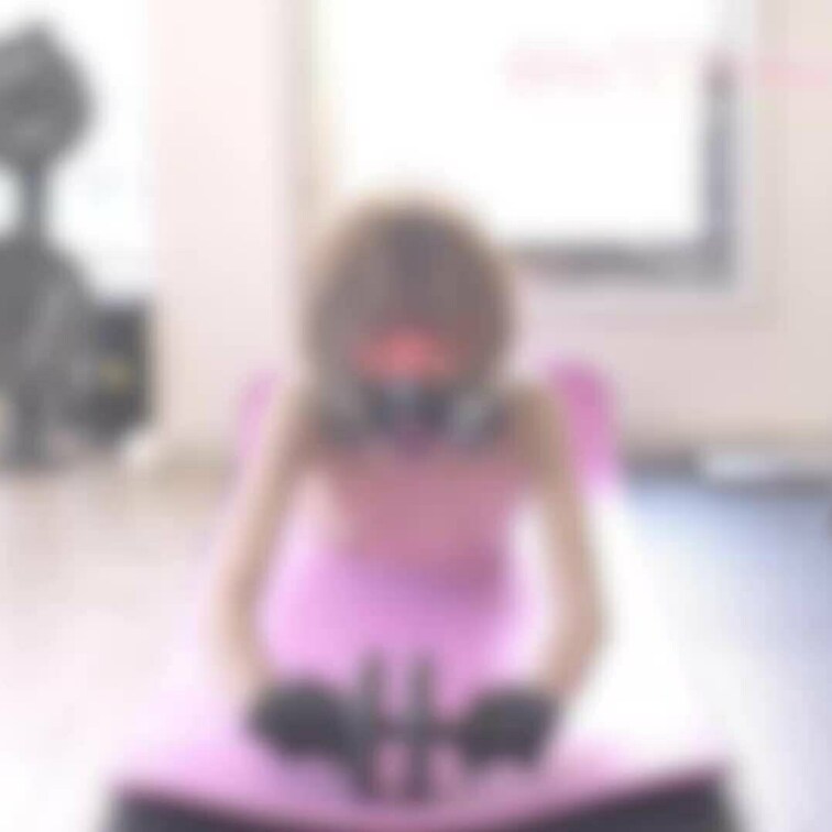 こんな感じで腹筋追い込んで、暑くなって脱いじゃいます💓

そして更に腹筋追い込みます✊❤️‍🔥