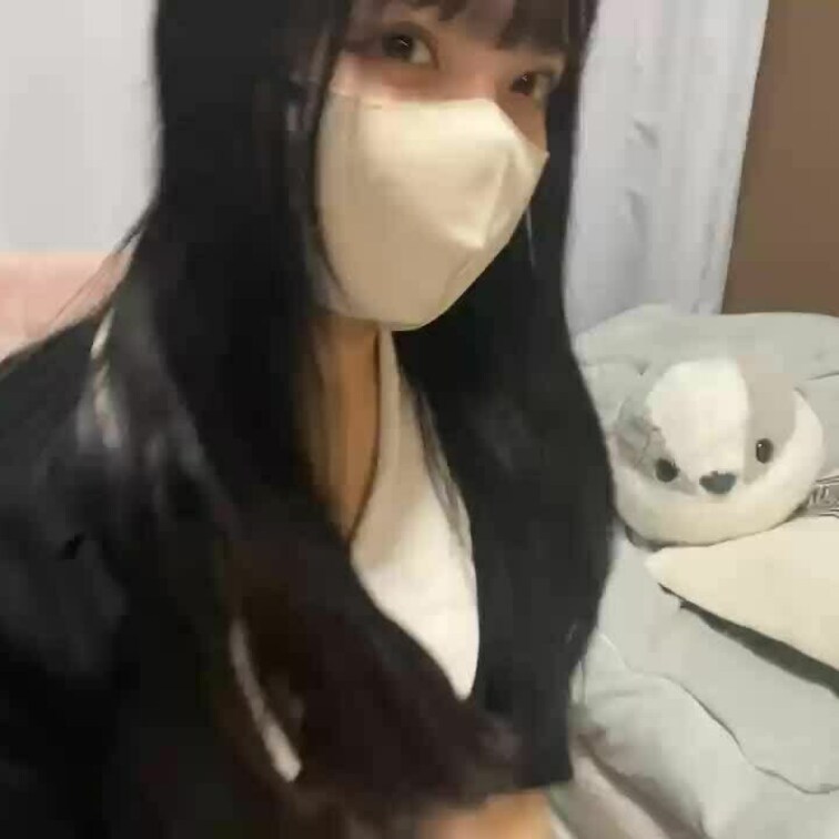 【なゆ 18 歳】

なゆさんのライブ配信動画です
生配信 だと、1 回の有料配信を視聴すると、おおよそ平均 5,