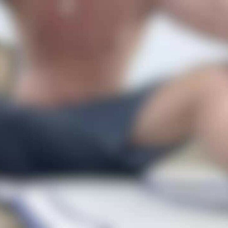 
前に露出オナした場所に久しぶりに来ました。
今回はディルド持参して
堂々と挿入オナニー。
声あり。