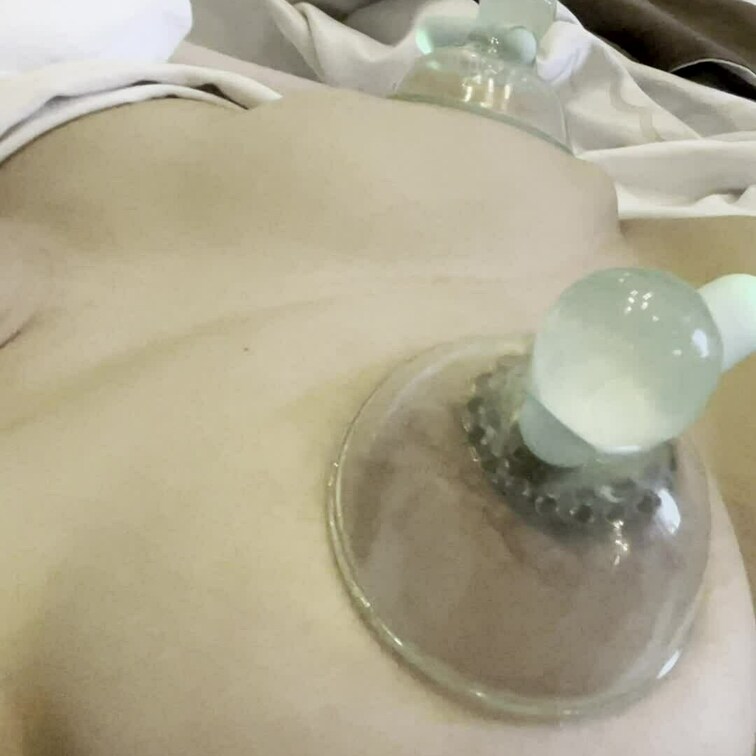 100cm超えKカップアニメ乳グラドル○○○学生を開発して連続乳首イキ🔞