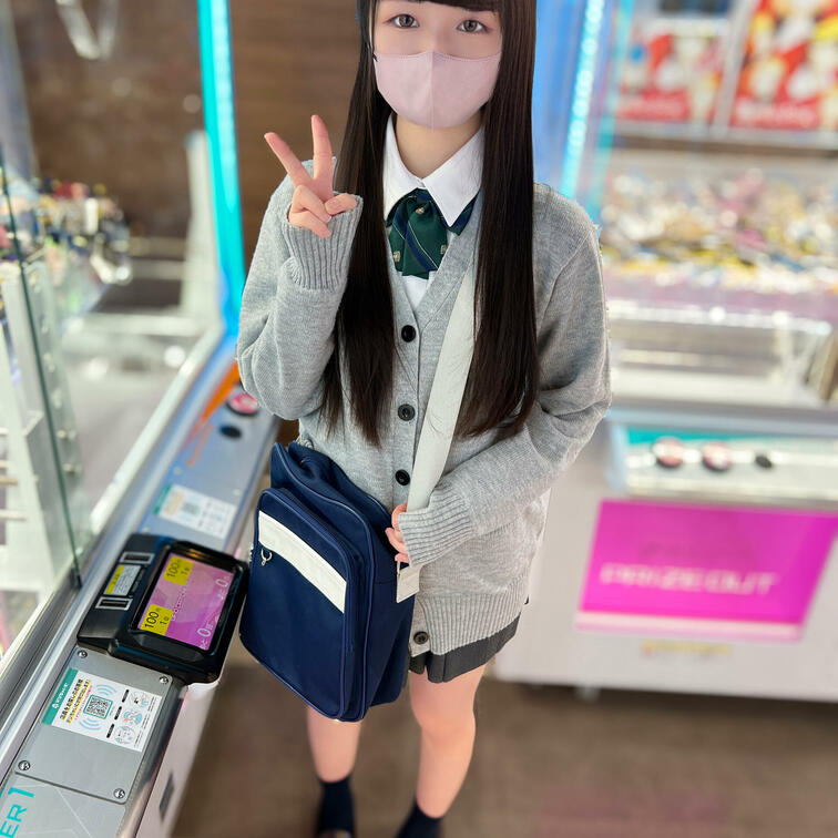 顔出し【個人撮影】ちびかわオマ○コちゃんとのハメ撮り_最終的に中出しまでさせてくれました。
