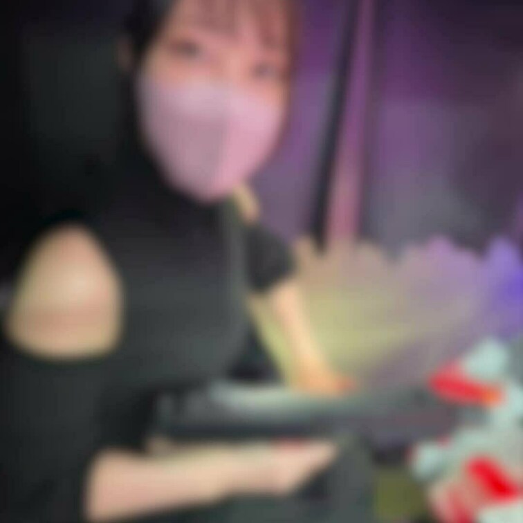 今日もデート中の可愛いりんちゃんからお届けします。

エロ過ぎるりんちゃも最高ですが、デートで楽しそうに遊んでいるり