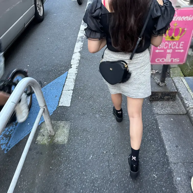 会社飲みを2人で抜け出し、21歳Gカップの後輩「部下ミルク」ちゃんと2人きり。
「お○○○飲みにきただけ〜」とか言いな