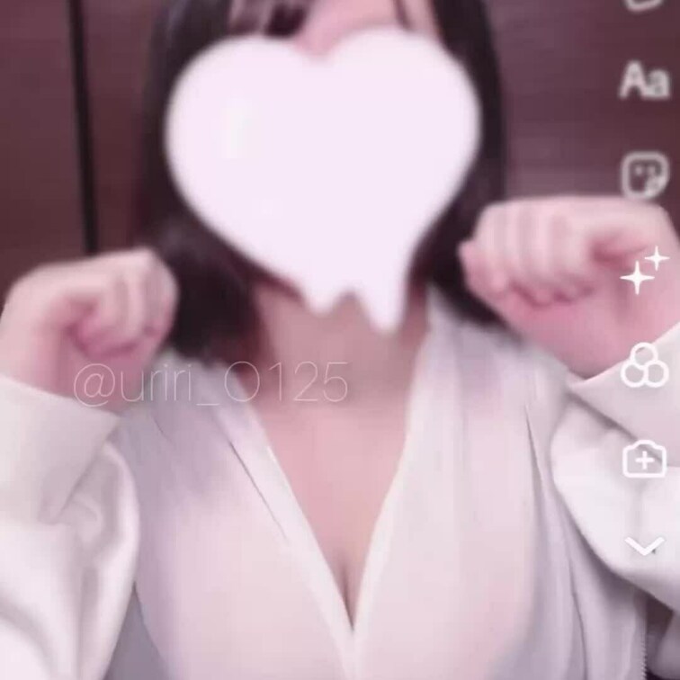 どんどん脱げちゃうTikTok❤︎
ブラ透け→乳首透け→乳輪ハミ出し→㊙️