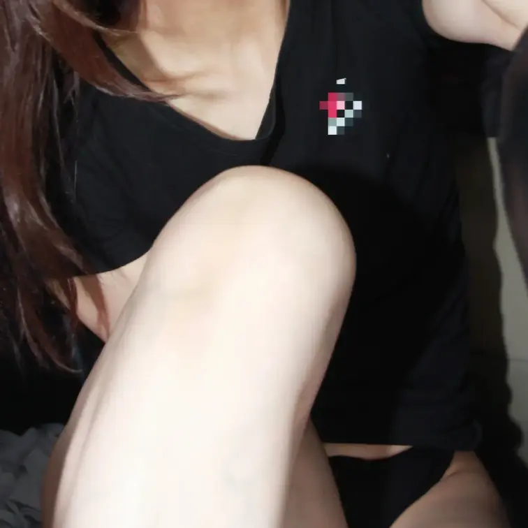 もうこんな格好でゴロゴロしてたら寒くなってきましたね。ちゃんとぬくぬくにしなくちゃ( ´˘` )
露出は撮影の時だ