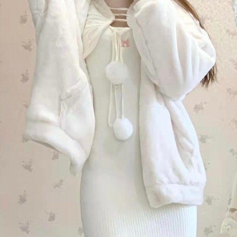 やっぱり白だよね！てか、雪と同じ色(笑)吹雪なら見失ってしまいそうだけど(笑)
久々の札幌♥️今夜はゆっくり2人で！と