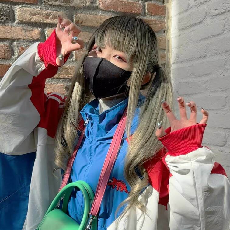 ＃46【RURI 20歳】
今回ストリートスナップ撮影に協力してくれたのは、カラフルな原宿系コーデでインパクト大のRU