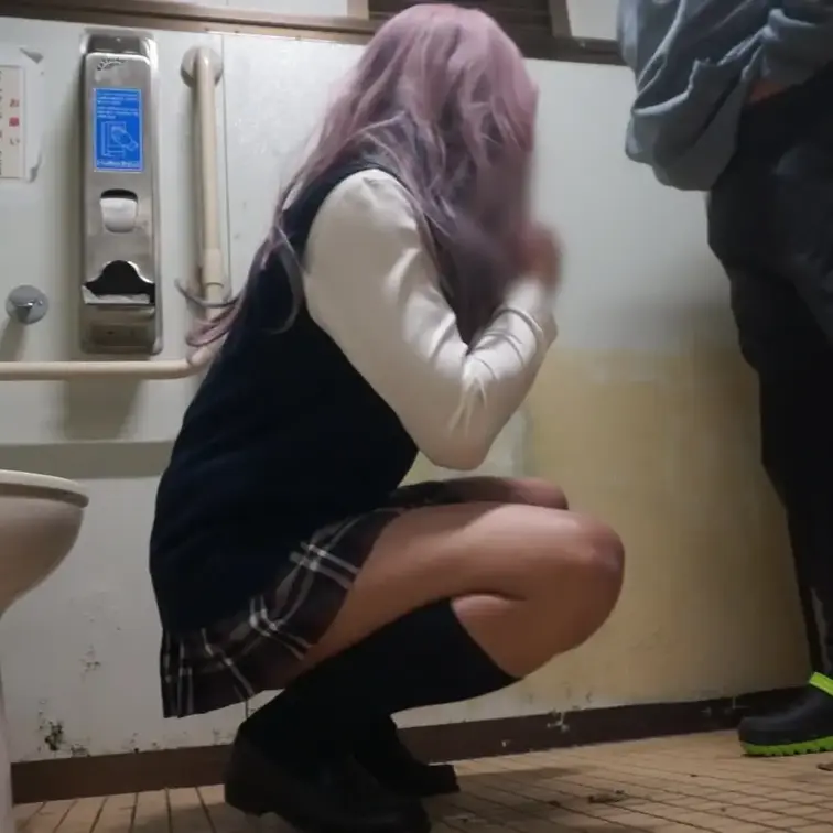 制服コスでエッチ♡