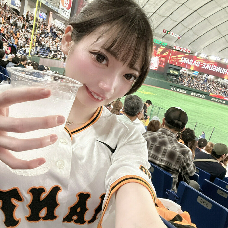 「いいね」と「フォロー」してくれた方にエッチな画像送りますね😘
よろしくお願いします💕
女子大生のユッケです😉