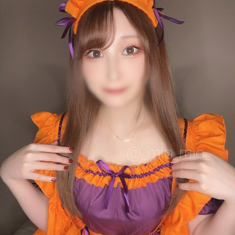 Happy Halloween🎃

ということで、ハロウィン特別仕様です♡


中に着ている下着だけぬぎぬぎし