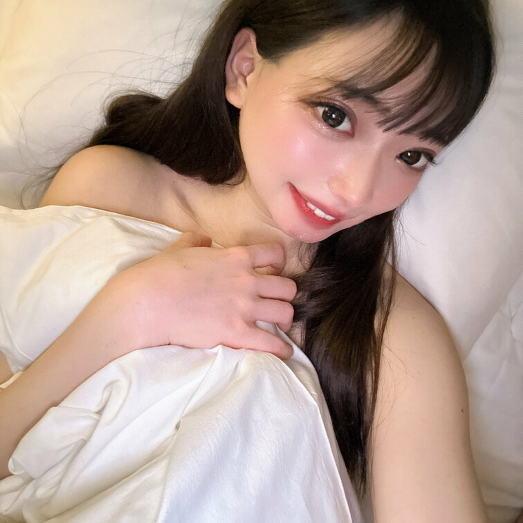 初めまして、女子大生のユッケ🍖です！
初投稿で緊張します💦

みんな観てくれるかなぁ🥺
「いいね」してくれるかな