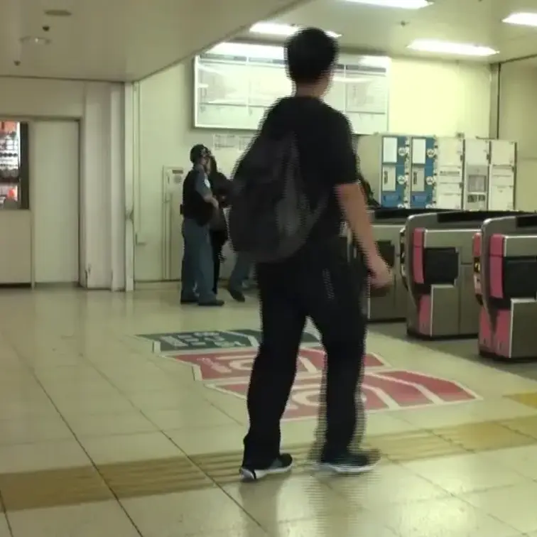 電車正面撮りです。
こちらは正面撮り専門の方です。