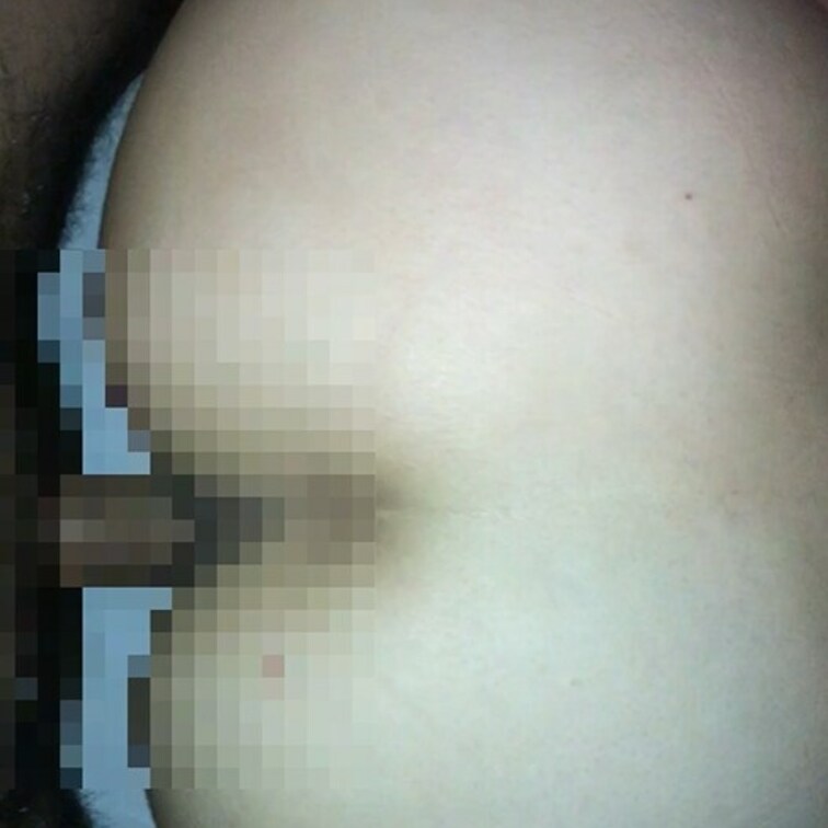 このデカい尻はヌけますわ🍑
低身長性欲強め剛毛未処理子のぷりぷりのデカ尻を掴みながらバックで生ハメ🔞🔥

身長は低