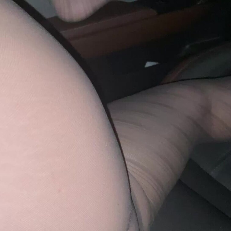パンスト直履き見えそうな💦😍