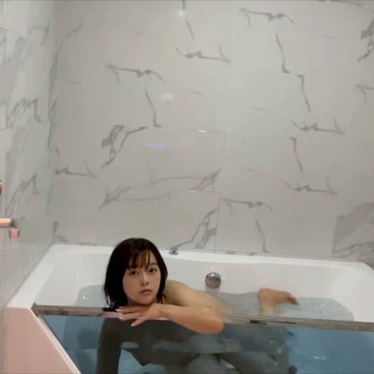 【ファン限定フル動画】🎁

【女子大生のお風呂を覗き見】
おっぱいとおまんこは念入りにいつも洗ってます…