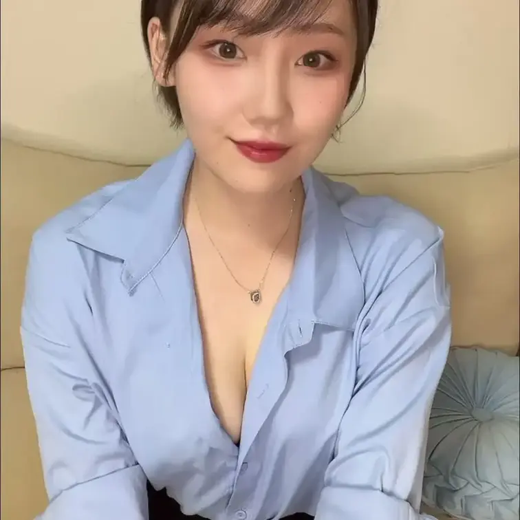 仕事中にムラムラしちゃったのー？
仕方ないな🥰ベルト外してズボン下ろして？
お手伝いしてあげる…💕