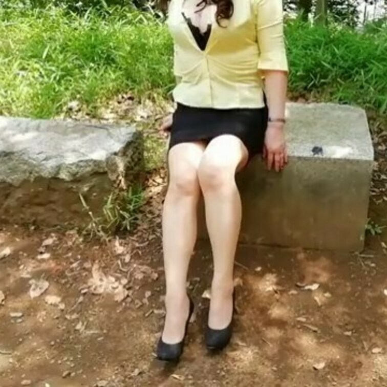 公園で一休み
ブラウスのボタンがいつも外れる

Twitter（Remi）
https://mobile.twi