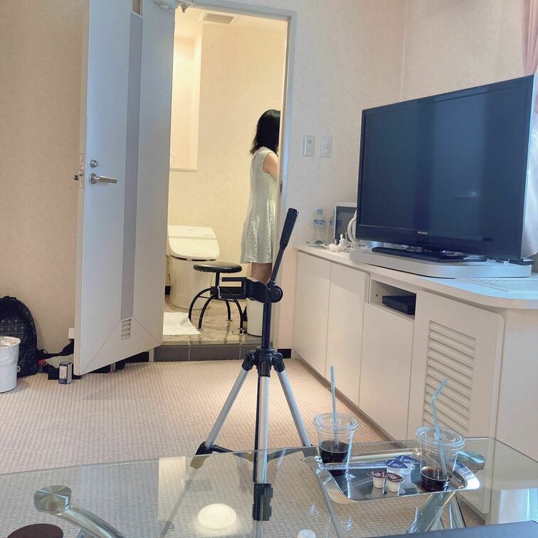 【フリー】オフショット@桃色艶笑 ④/⑨
"Offshot@A shiny pink smile" ④/⑨

〇動