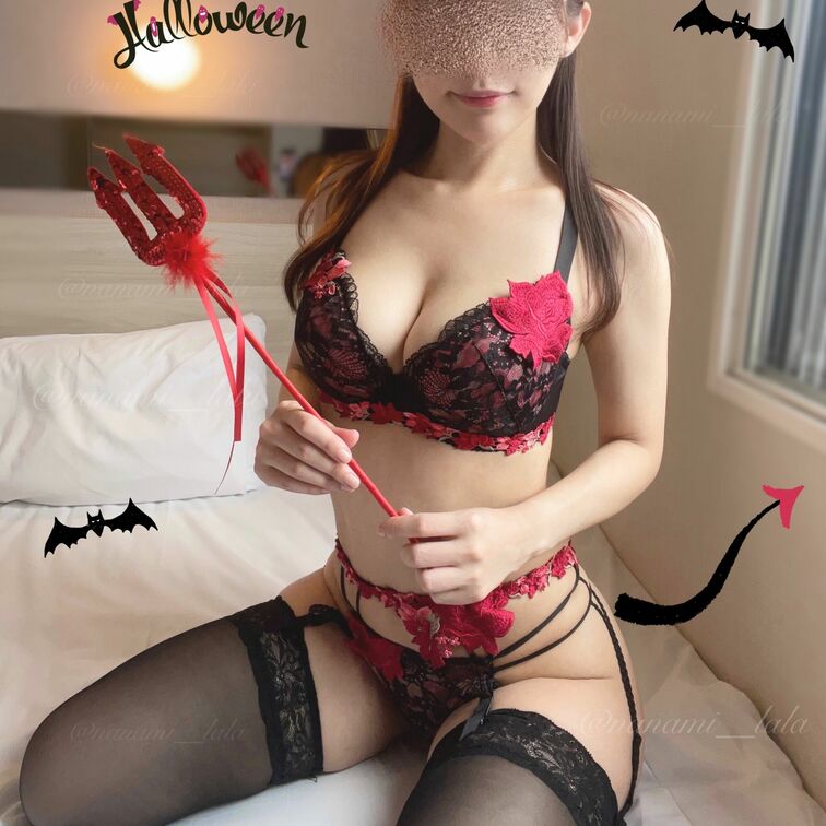 もう一枚♪
♥️HAPPY HALLOWEEN♥️

サルートデビルちゃんです♥︎
悪魔の誘惑〜😈