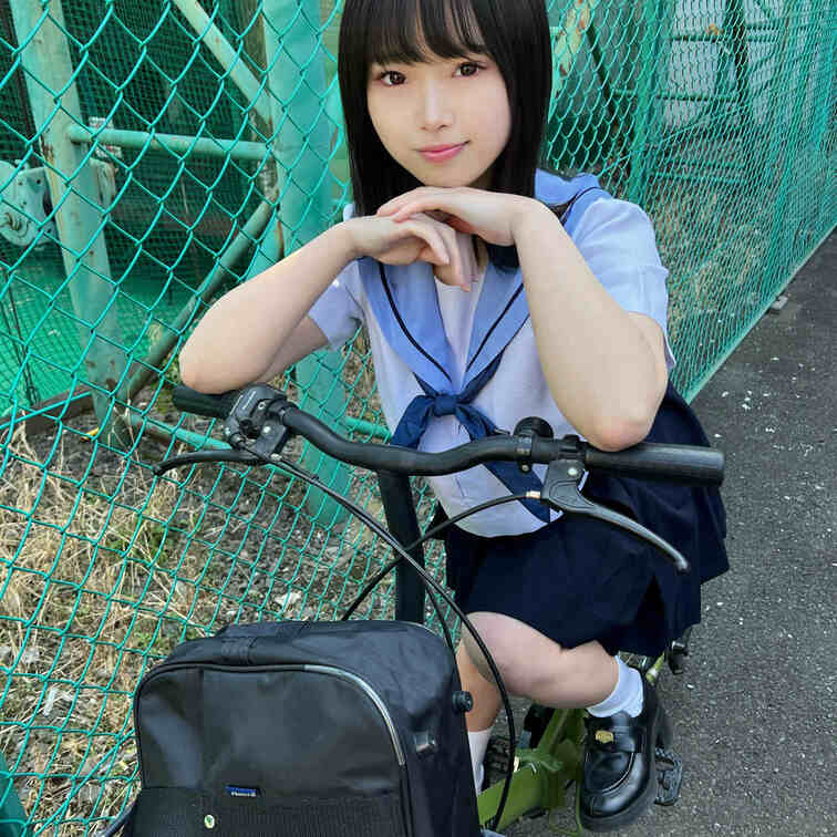 【個人撮影】チャリ通のひなたちゃんとの割り切り映像_セーラー服が超絶似合う可愛らしいオマ◯コちゃんに種付けSEX
