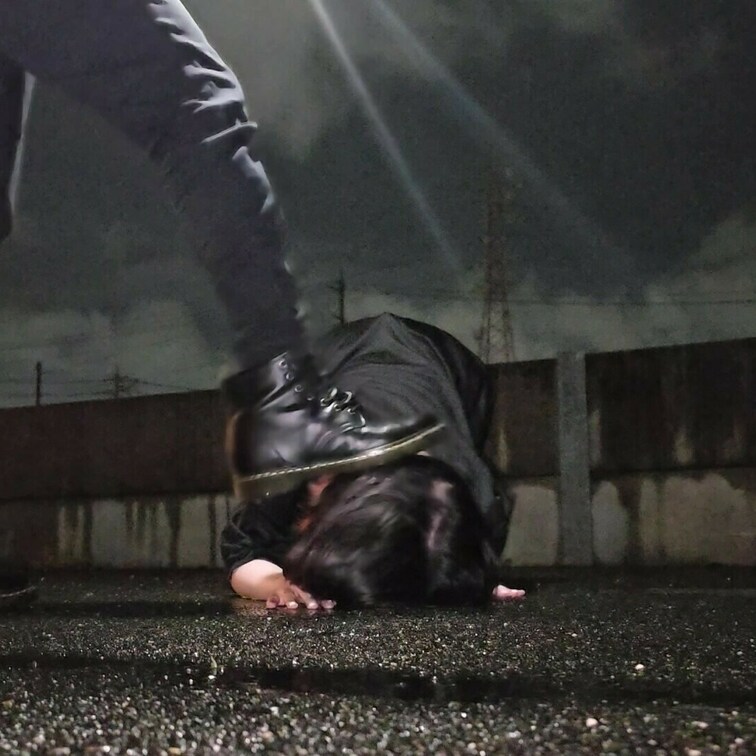 野外バチボコA視点

雨降ってたから地面ぬれてて楽しかった（こなみ）
