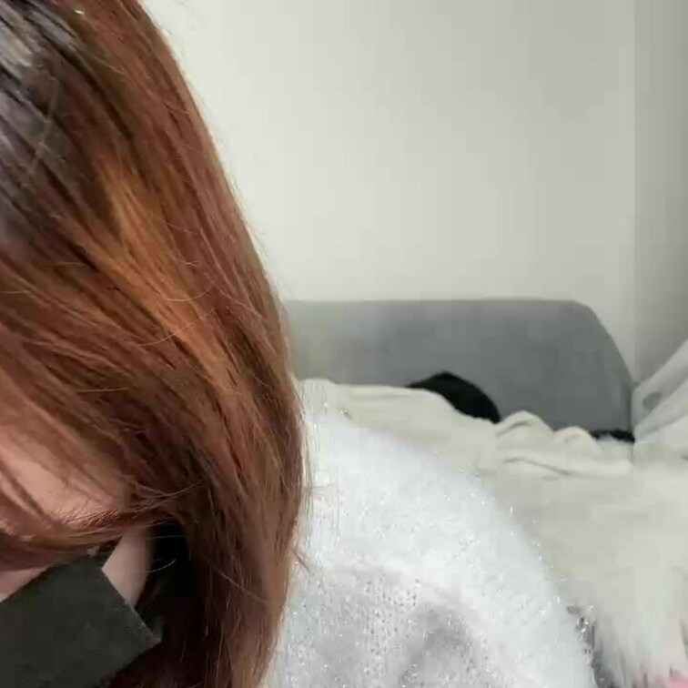 【みれい 20 歳】

みれいさんのライブ配信動画です
生配信だと、1 回の有料配信を視聴すると、おおよそ平均 5