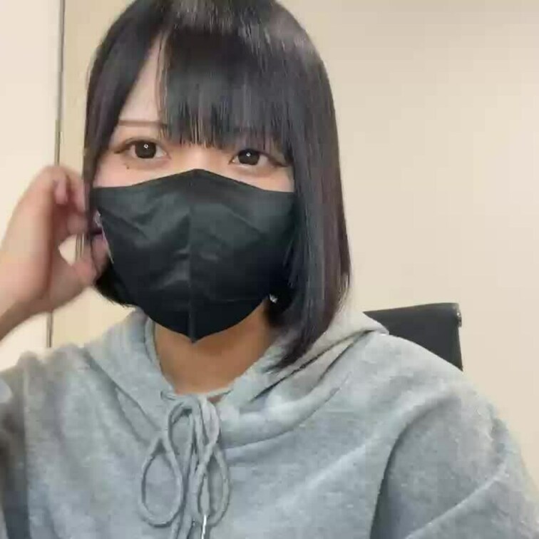 【りん 18 歳】

りんさんのライブ配信動画です
生配信だと、1 回の有料配信を視聴すると、おおよそ平均 5,0