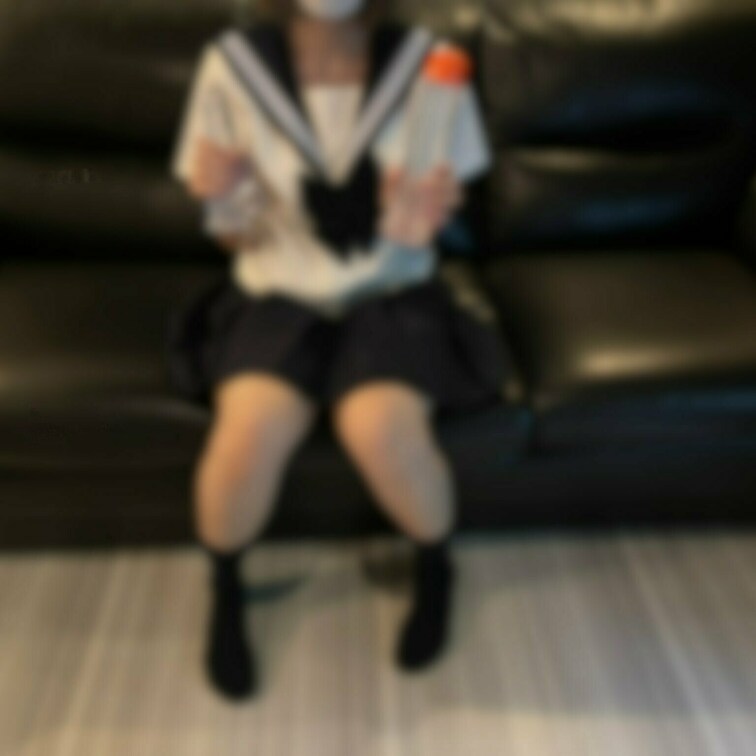 【初投稿♡】
セーラー服でディルド手コキしてみました🤍初めての動画撮影でとても緊張しました。コスプレもアダルトグッズも