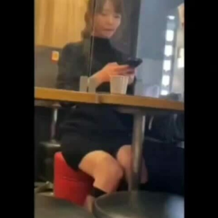 カフェにいるときからずっとぉ、後をつけられててさぁ、知らないあいだに自宅に侵入されてたよぉ…❤❤❤ そしたらさぁ、なんか