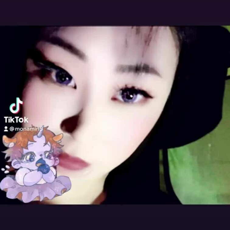 ❤️自撮り〜ぼーっとして自撮り❤️