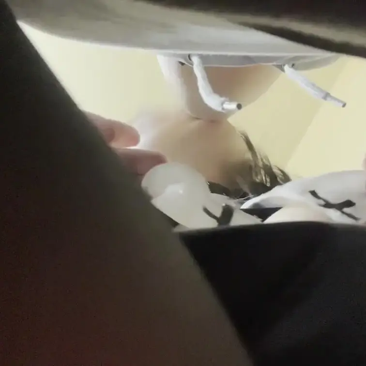 シスター衣装着て乳首をいじめられてます♡
鈴付きの首輪をきつめに着けて酸欠状態でベロチューするの興奮してびちょびちょで
