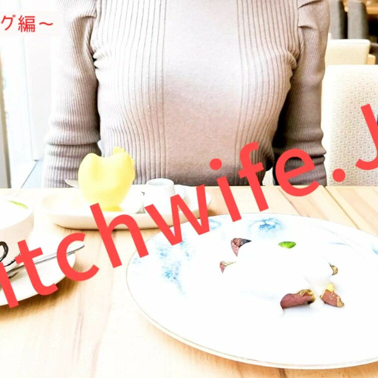 人妻パンチラ食べ歩き～中華バイキング編～公開しました♥　バイオレットのレースパンティーでパンチラしてきました。