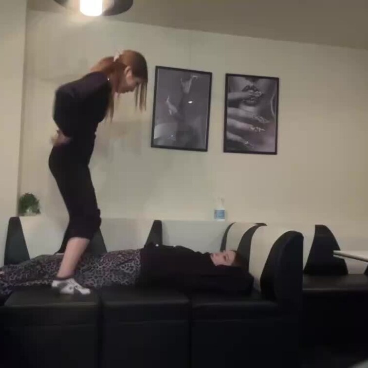 皆様大変お待たせしました！
今回のくすぐり動画はこちらです👍

是非いっぱい見てあげてくださいね(  ˆОˆ  )