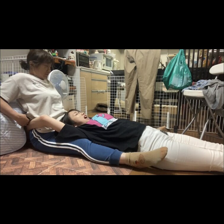 皆様いつもご購入ありがとうございます☺️
今回のくすぐり動画はこちらです👍

是非見てあげてくださいね(  ˆОˆ