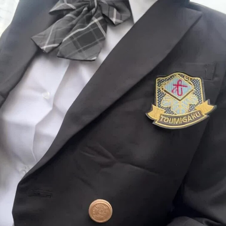 学校帰りに駐車場でおっぱいだしてきました💦途中でだれかにみられて心臓とびでるかと思いました😖