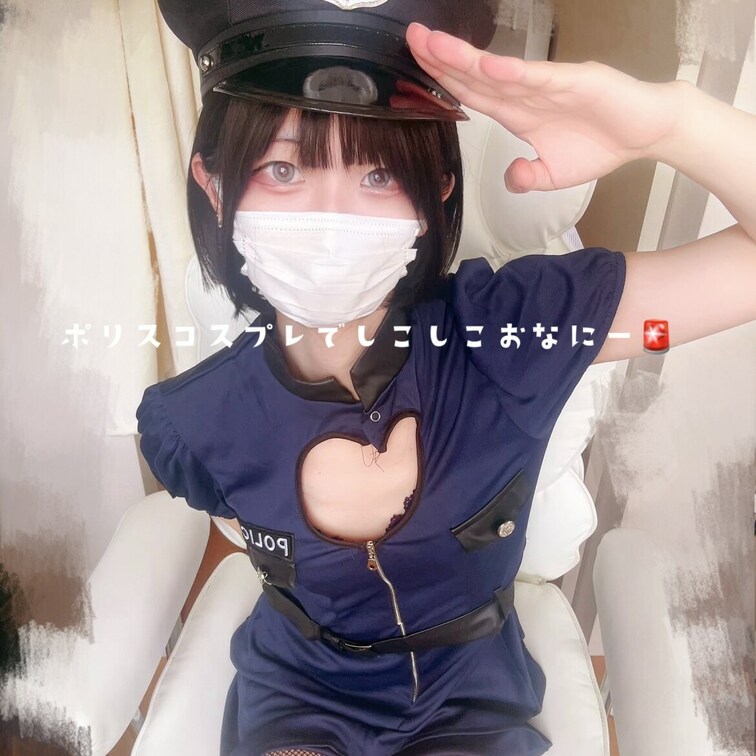 ポリスコスプレでシコシコおなにー動画！

網タイツってエロいよね。

脱ぎ脱ぎするところから絶頂までたくさん時間