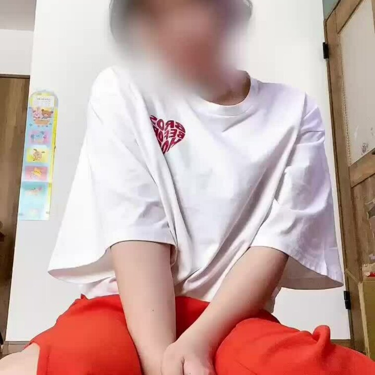 脱ぎ脱ぎオナニしようとしたら赤ちゃんが
泣いて断念しちゃったの🥺💜✨
でも、載せちゃう❤️❤️☺️