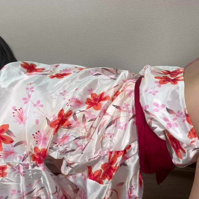 和服美人にバックでチンポ挿入！
ガン突きからの寝バックで射精！！
★800本以上のハメ撮り動画を投稿済です★
こち